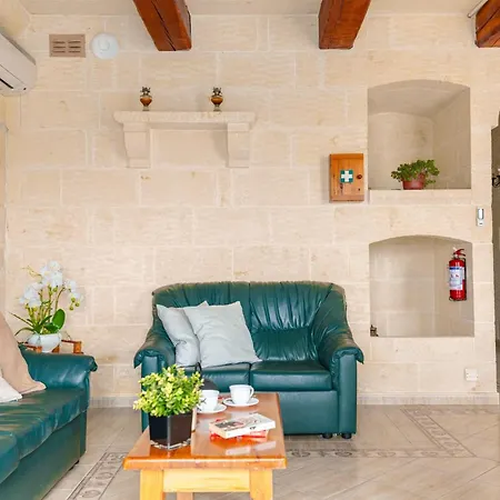فيلة Ta Dora Sleeps 6 With Private Pool Xagħra