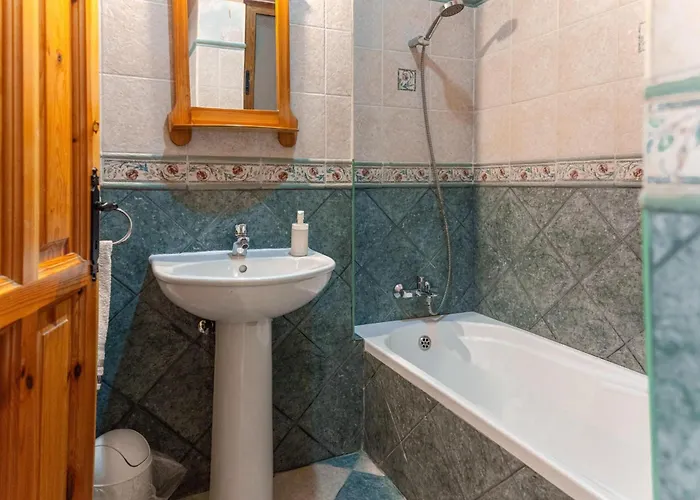 Villa Ta Dora Sleeps 6 With Private Pool *